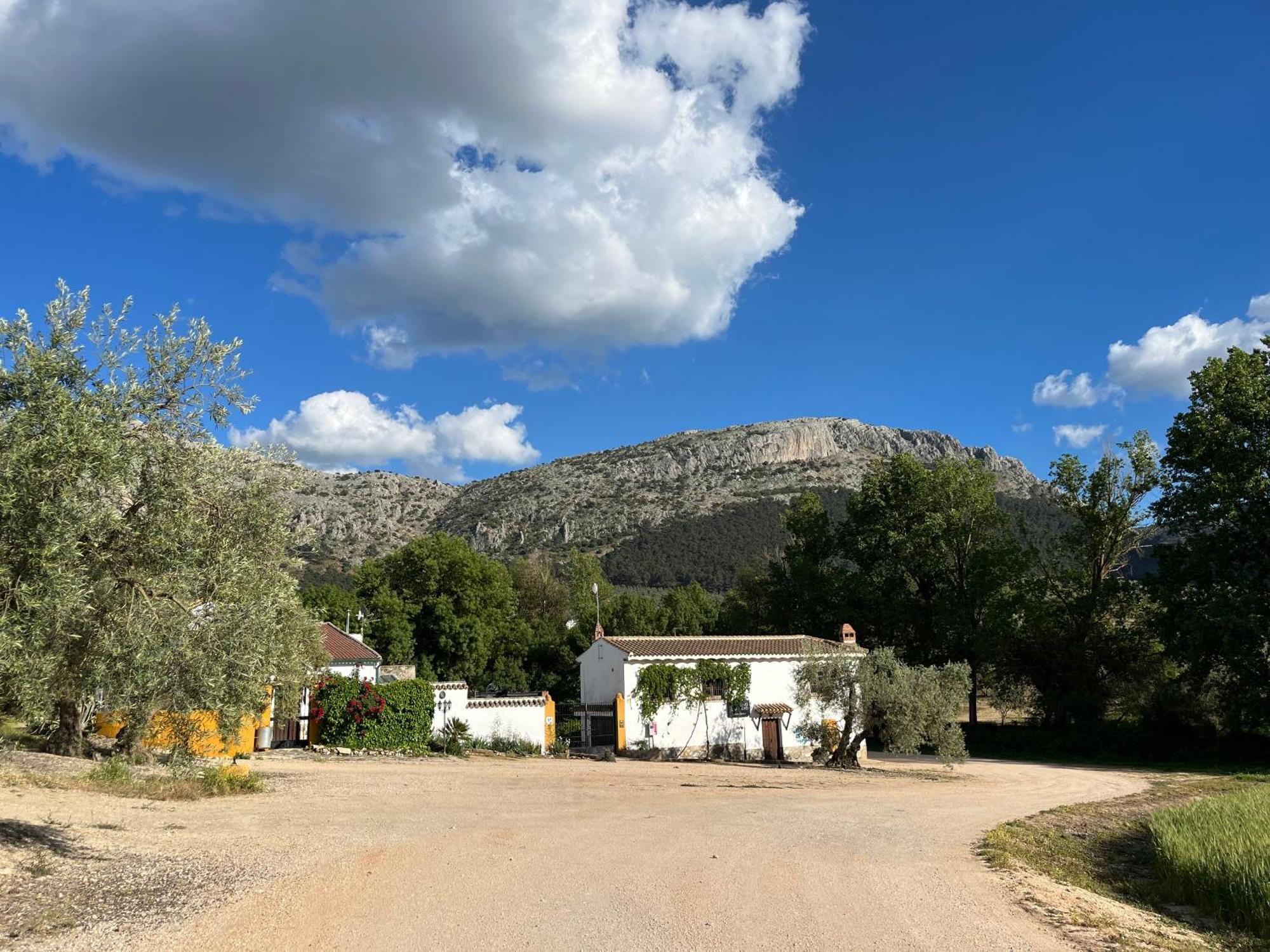 El Patio Del Molino - Hostal Rural Виянуева дел Трабуко Екстериор снимка